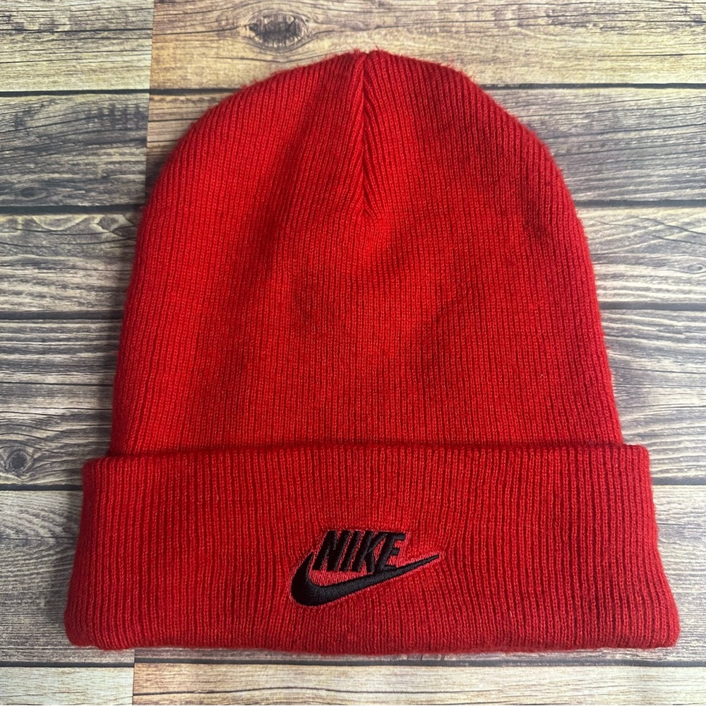 EUC Nike Red Knit Beanie Hat with Embroidered Logo Size ONE SIZE (RN 56232)